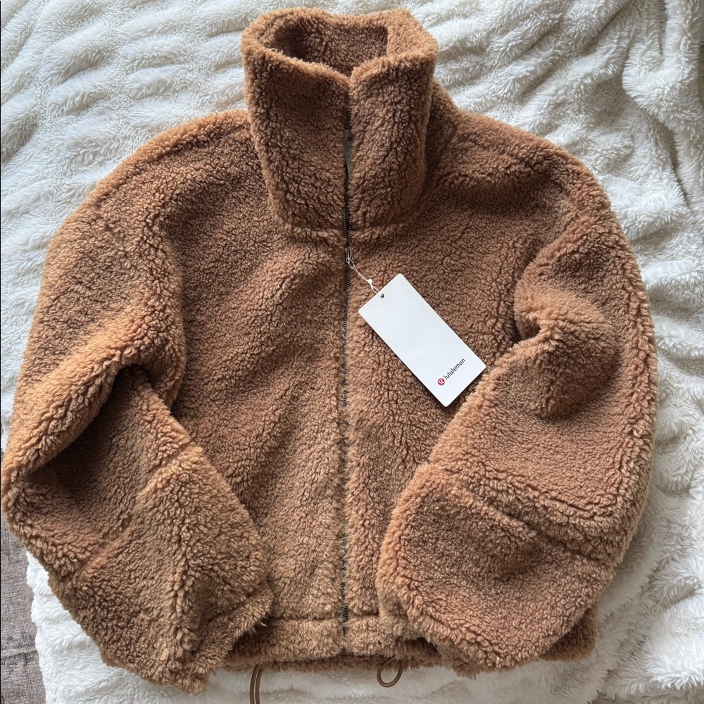 Lululemon cinchable fleece bold beige size 4